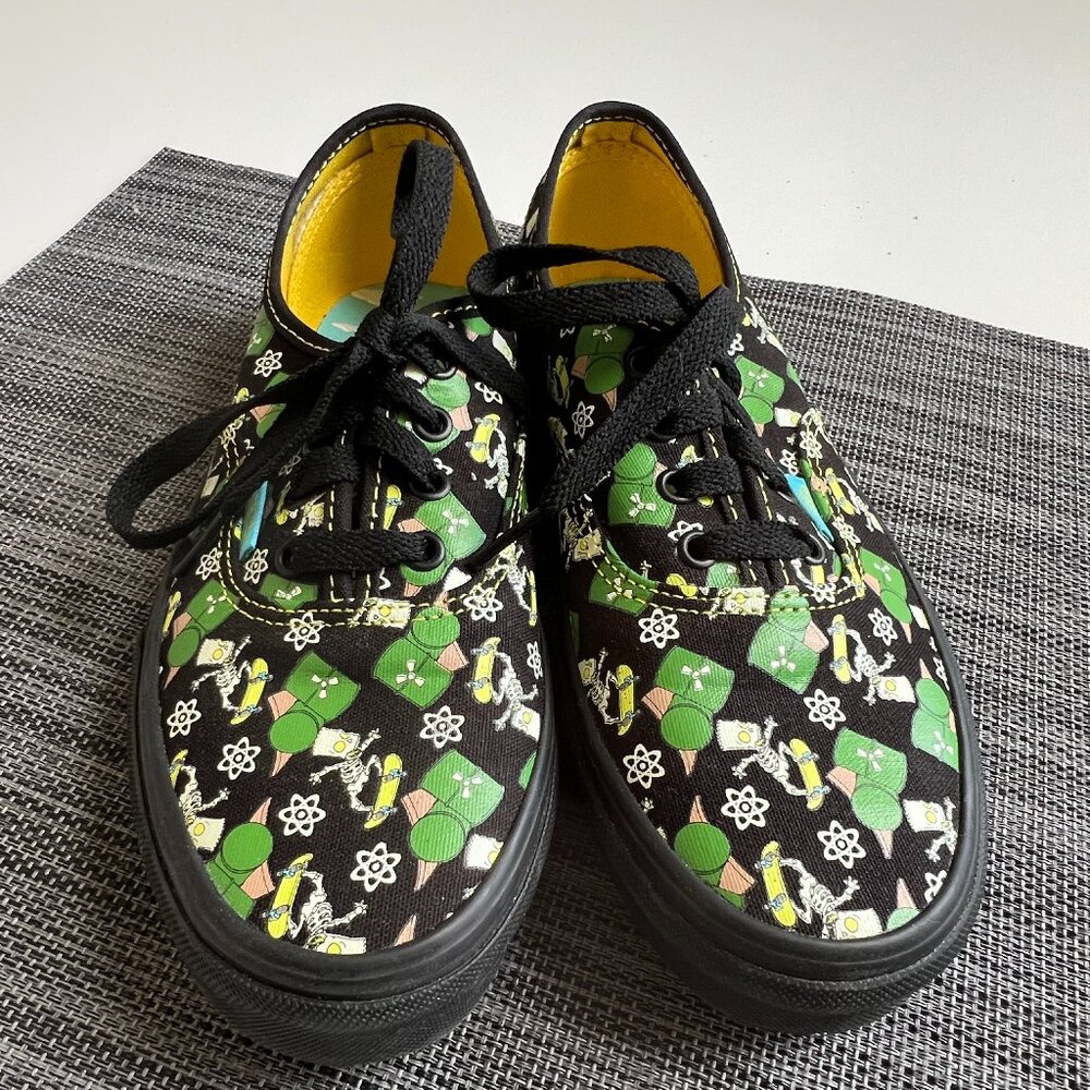 Simpsons Vans Authentics glow-in-the-dark atomic Bart. w7/kids 5.5, new in box.